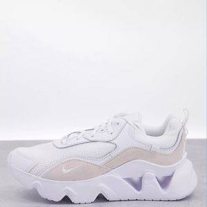 Nike Ryz 365 2 sneakers in triple white